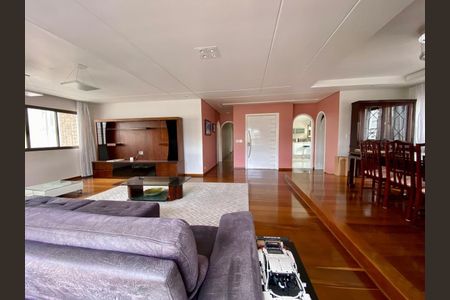 Apartamento à venda com 296m², 4 quartos e 3 vagas