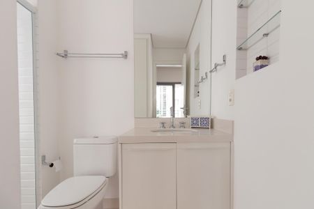 Studio para alugar com 43m², 1 quarto e 1 vaga Studio para alugar com 43m², 1 quarto e 1 vagaBanheiro