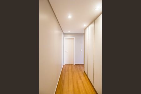 Apartamento para alugar com 172m², 3 quartos e 3 vagas Apartamento para alugar com 172m², 3 quartos e 3 vagasCorredor