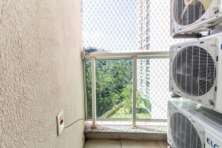 Apartamento para alugar com 172m², 3 quartos e 3 vagas Apartamento para alugar com 172m², 3 quartos e 3 vagasVaranda