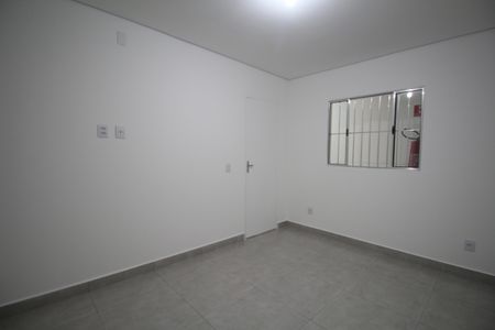 Casa para alugar com 1 quarto, 39m² em Parque Pinheiros, Taboão da Serra
