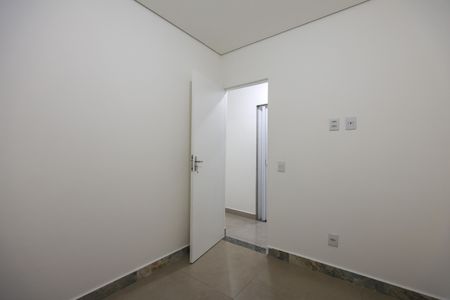 Quarto  de casa para alugar com 1 quarto, 39m² em Parque Pinheiros, Taboão da Serra