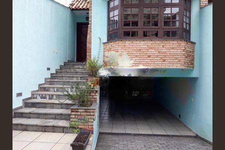 Casa à venda com 220m², 3 quartos e 4 vagas