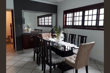 Casa à venda com 3 quartos, 220m² em Vila Andrade, São Paulo