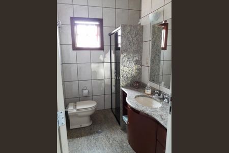 Casa à venda com 220m², 3 quartos e 4 vagas