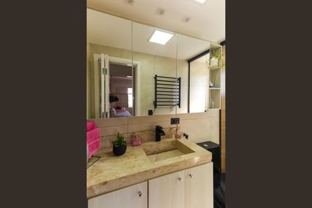 Apartamento à venda com 124m², 2 quartos e 2 vagas Apartamento à venda com 124m², 2 quartos e 2 vagasBanheiro