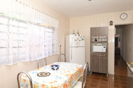 Casa à venda com 334m², 3 quartos e 4 vagasCozinha