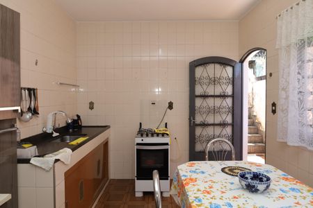 Casa à venda com 334m², 3 quartos e 4 vagasCozinha
