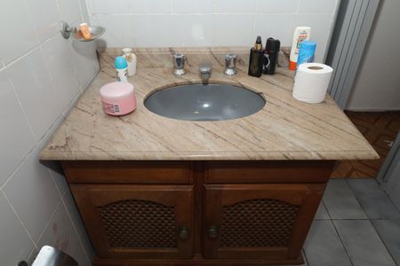 Casa à venda com 334m², 3 quartos e 4 vagasBanheiro 2