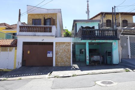 Casa à venda com 334m², 3 quartos e 4 vagasFachada do imóvel - Placa instalada no portão do imóvel - Código da placa: HBJM-54