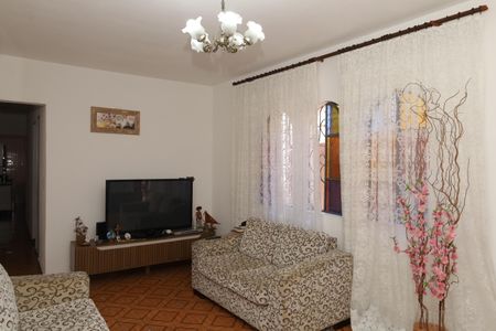 Casa à venda com 334m², 3 quartos e 4 vagasSala