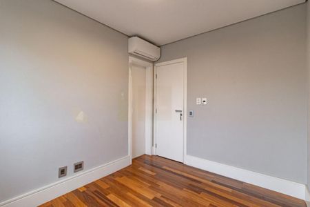 Apartamento à venda com 197m², 4 quartos e 3 vagas