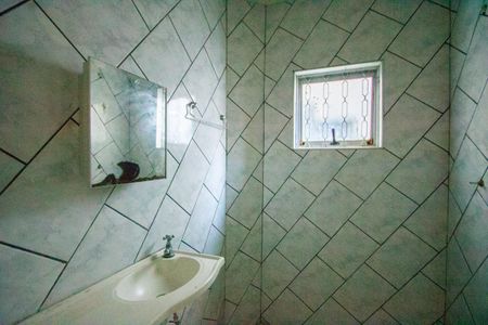 Casa para alugar com 100m², 2 quartos e sem vagaBanheiro do quarto 1