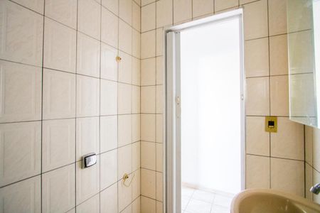 Casa para alugar com 100m², 2 quartos e sem vagaBanheiro social