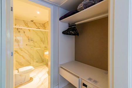 Apartamento à venda com 36m², 1 quarto e 1 vaga Apartamento à venda com 36m², 1 quarto e 1 vagaCloset