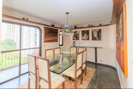 Apartamento à venda com 3 quartos, 210m² em Indianópolis, São Paulo