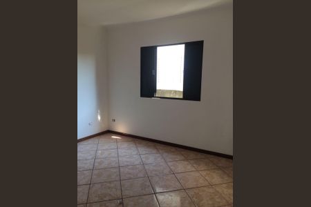 Casa à venda com 240m², 3 quartos e 2 vagas Casa à venda com 240m², 3 quartos e 2 vagasQuarto