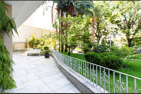 Apartamento à venda com 107m², 3 quartos e 1 vaga Apartamento à venda com 107m², 3 quartos e 1 vagaEntrada