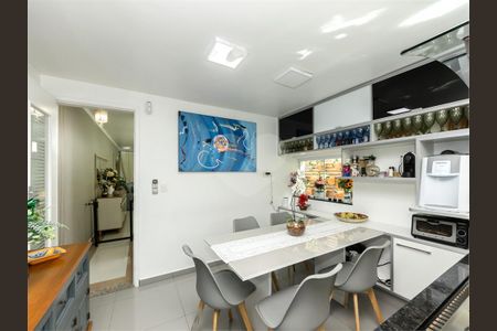 Casa à venda com 3 quartos, 231m² em Bosque da Saúde, São Paulo