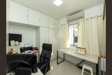 Casa à venda com 3 quartos, 231m² em Bosque da Saúde, São Paulo