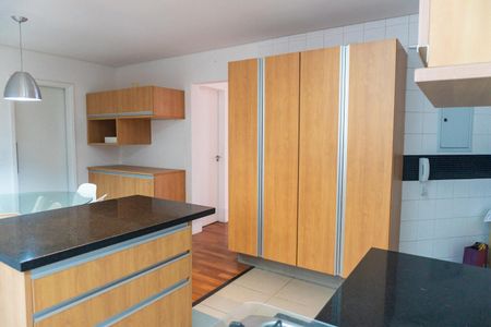 Apartamento à venda com 130m², 3 quartos e 2 vagas Apartamento à venda com 130m², 3 quartos e 2 vagasCozinha