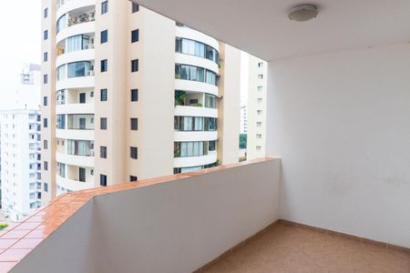Apartamento à venda com 130m², 3 quartos e 2 vagas Apartamento à venda com 130m², 3 quartos e 2 vagasSacada da Sala
