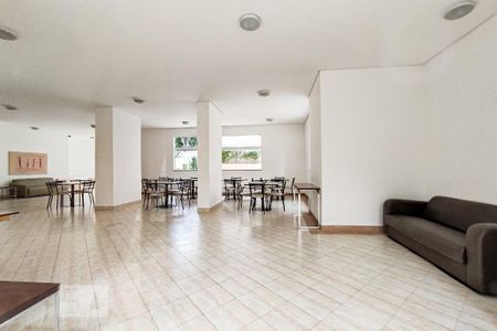 Apartamento à venda com 130m², 3 quartos e 2 vagas Apartamento à venda com 130m², 3 quartos e 2 vagasÁrea comum - Salão de festas