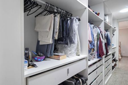 Apartamento à venda com 128m², 4 quartos e 2 vagasCloset da suíte