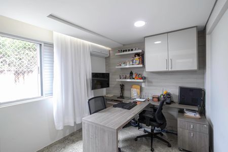 Apartamento à venda com 128m², 4 quartos e 2 vagasQuarto 2
