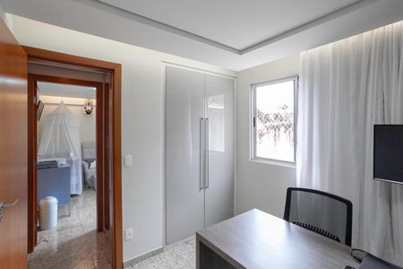 Apartamento à venda com 128m², 4 quartos e 2 vagasQuarto 2