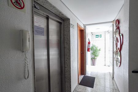 Apartamento à venda com 128m², 4 quartos e 2 vagasHall social