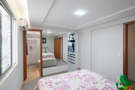 Apartamento à venda com 128m², 4 quartos e 2 vagasSuíte 