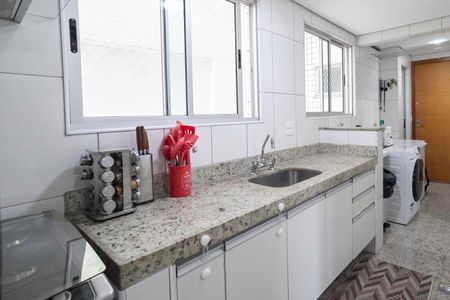 Apartamento à venda com 128m², 4 quartos e 2 vagasÁrea de serviço