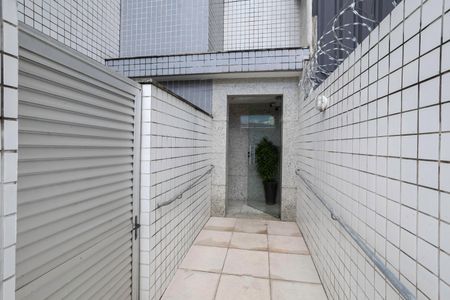 Apartamento à venda com 128m², 4 quartos e 2 vagasEntrada