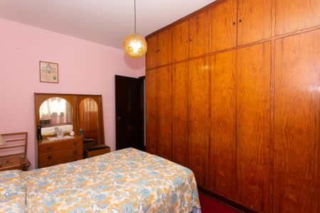 Casa à venda com 195m², 5 quartos e 4 vagasQuarto 2