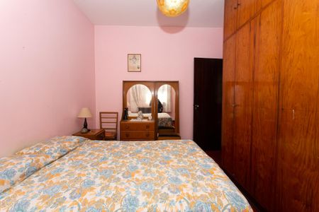 Casa à venda com 195m², 5 quartos e 4 vagasQuarto 2