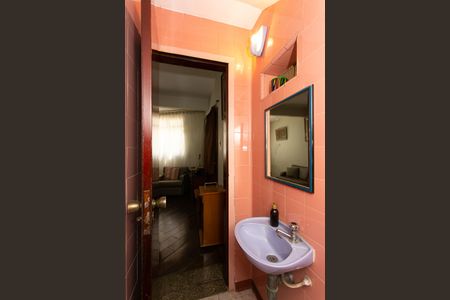 Casa à venda com 195m², 5 quartos e 4 vagasLavabo