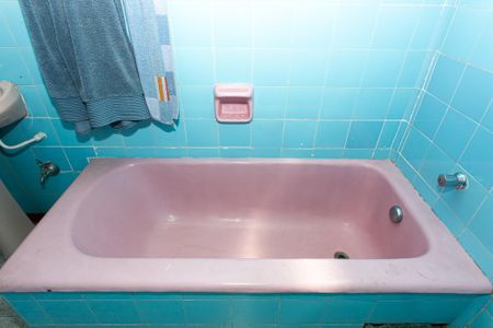 Casa à venda com 195m², 5 quartos e 4 vagasBanheiro 1 - Banheira