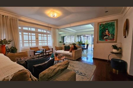 Casa à venda com 4 quartos, 230m² em Planalto Paulista, São Paulo