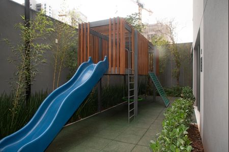 Apartamento à venda com 166m², 3 quartos e 2 vagas Apartamento à venda com 166m², 3 quartos e 2 vagasÁrea comum - Playground