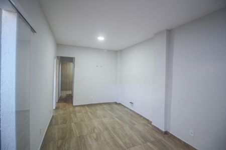 Sala de casa para alugar com 2 quartos, 96m² em Vila Verde, Belford Roxo