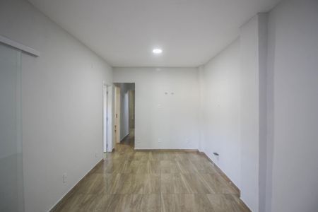 Sala de casa para alugar com 2 quartos, 96m² em Vila Verde, Belford Roxo