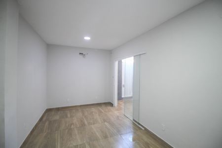 Casa para alugar com 96m², 2 quartos e sem vaga Casa para alugar com 96m², 2 quartos e sem vagaSala