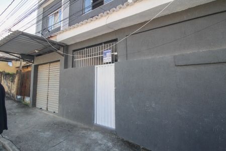 Casa para alugar com 96m², 2 quartos e sem vaga Casa para alugar com 96m², 2 quartos e sem vagaFachada