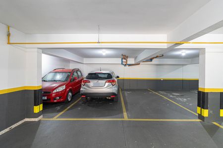 Apartamento à venda com 72m², 3 quartos e 2 vagas Apartamento à venda com 72m², 3 quartos e 2 vagasÁrea Comum - Garagem