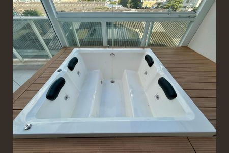 Apartamento para alugar com 140m², 2 quartos e 2 vagas Apartamento para alugar com 140m², 2 quartos e 2 vagasVaranda