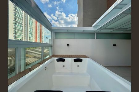 Apartamento para alugar com 140m², 2 quartos e 2 vagas Apartamento para alugar com 140m², 2 quartos e 2 vagasVaranda