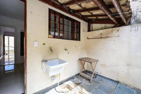 Casa para alugar com 70m², 2 quartos e 1 vagaÁrea de Serviço 