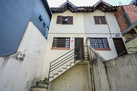 Casa para alugar com 70m², 2 quartos e 1 vagaFachada