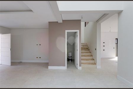 Casa à venda com 4 quartos, 680m² em Jardim Prudência, São Paulo